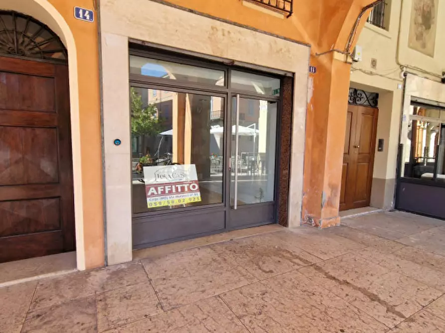 Immagine 1 di Negozio in affitto  in Corso Sandro Cabassi a Carpi