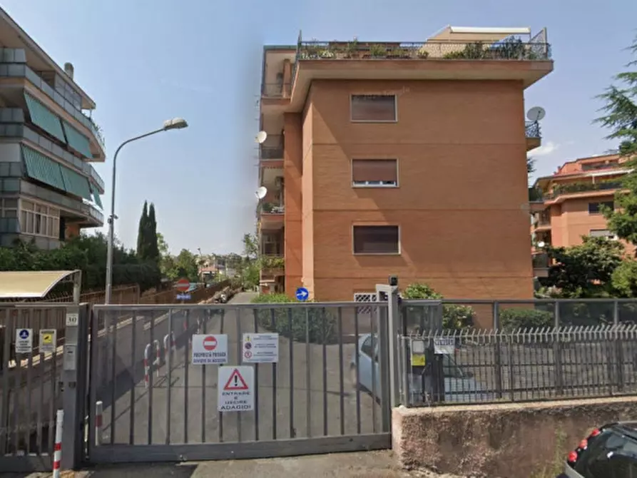 Immagine 2 di Appartamento in vendita  in Via Gallese a Roma