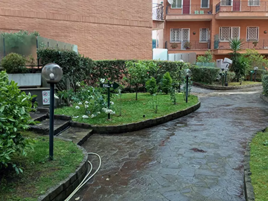 Immagine 8 di Appartamento in vendita  in Via Gallese a Roma