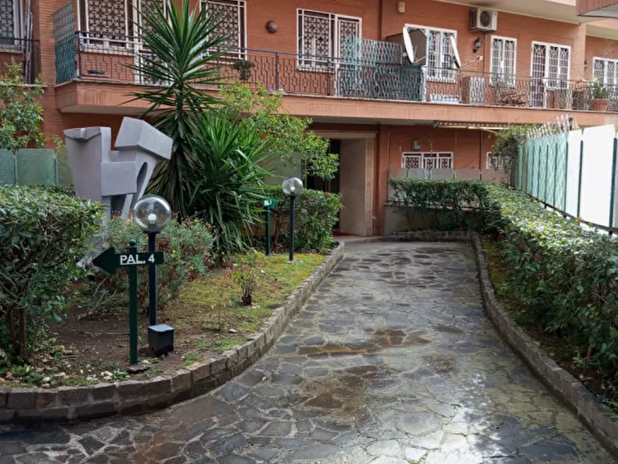 Immagine 10 di Appartamento in vendita  in Via Gallese a Roma