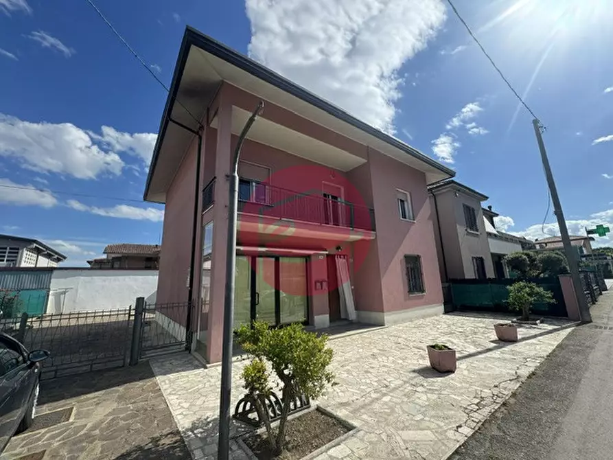 Immagine 1 di Villa in vendita  a Gambettola