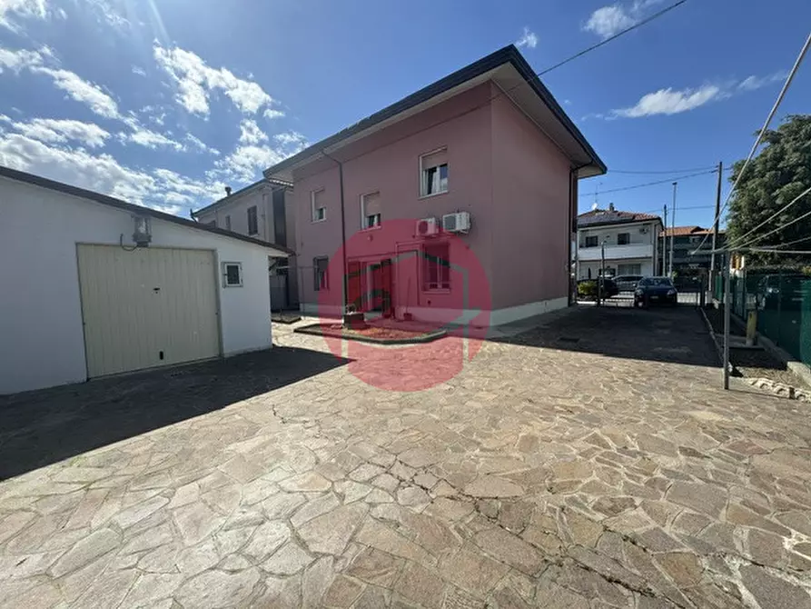 Immagine 4 di Villa in vendita  a Gambettola