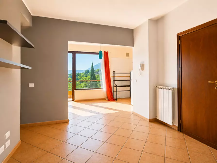 Immagine 4 di Appartamento in vendita  in VIA CAMILLO BENSO CONTE DI COVOUR, 6 a Casteldaccia