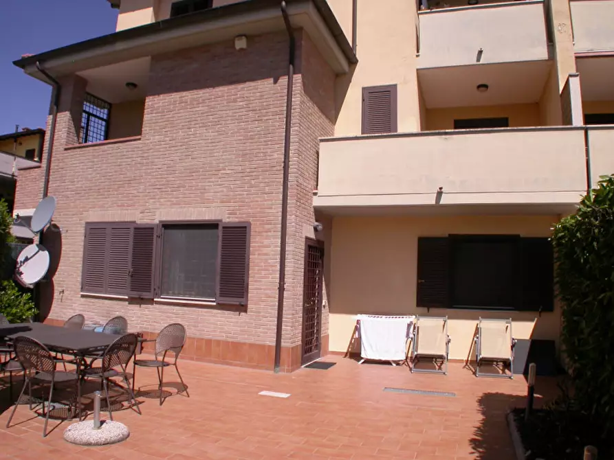 Immagine 1 di Appartamento in vendita  in Via Roma a Castiglione Del Lago