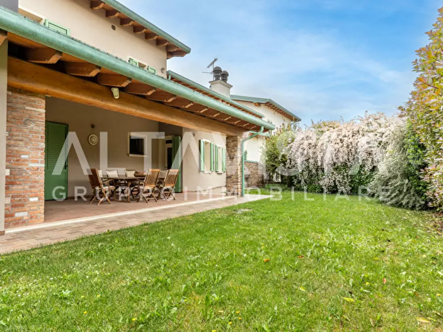 Immagine 4 di Villa in vendita  in Via Quattro Novembre a Carpenedolo