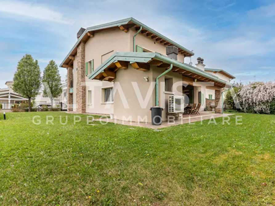 Immagine 7 di Villa in vendita  in Via Quattro Novembre a Carpenedolo