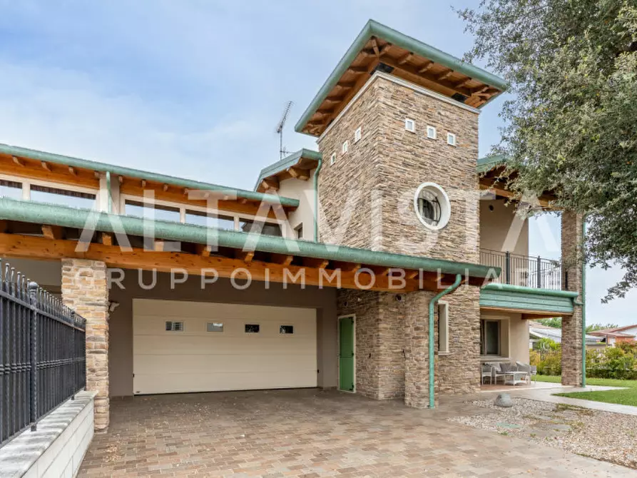 Immagine 9 di Villa in vendita  in Via Quattro Novembre a Carpenedolo