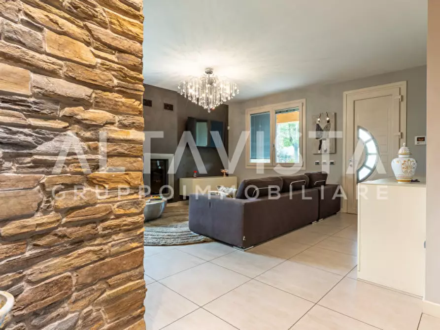 Immagine 14 di Villa in vendita  in Via Quattro Novembre a Carpenedolo