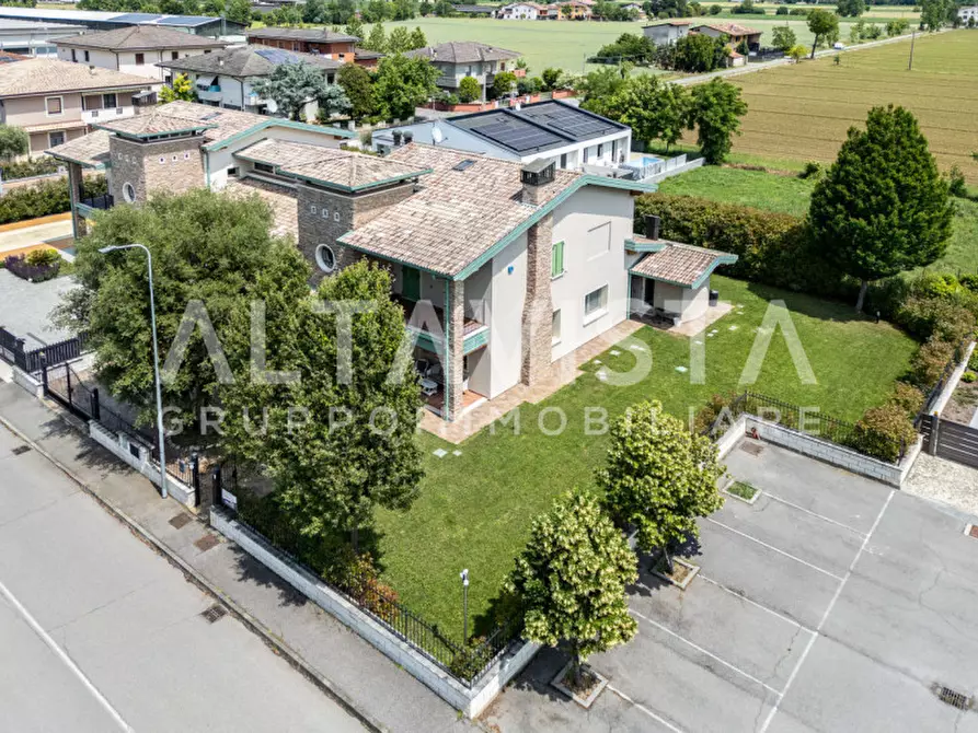 Immagine 57 di Villa in vendita  in Via Quattro Novembre a Carpenedolo