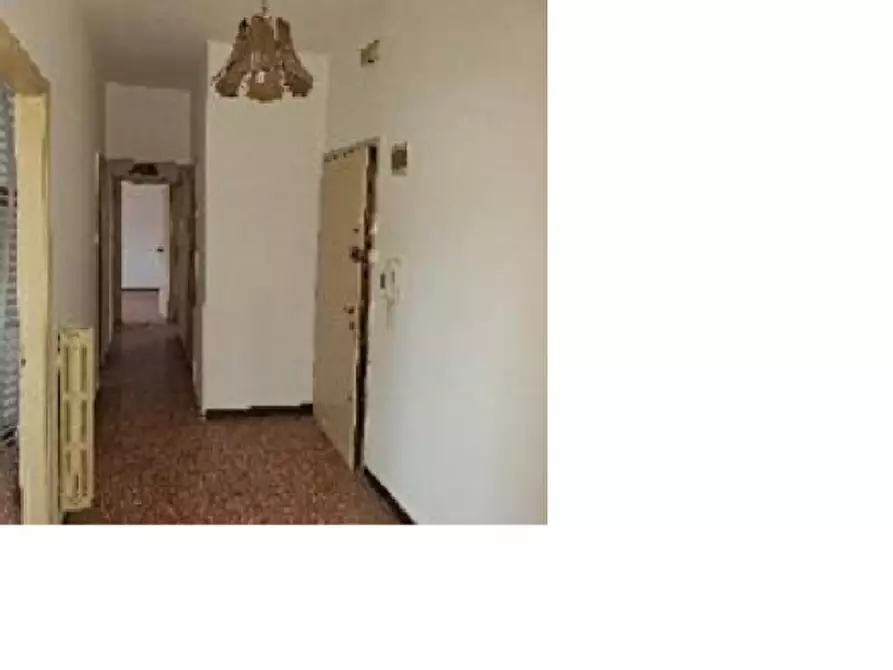 Immagine 2 di Appartamento in vendita  in Via Zen 33 a Venezia
