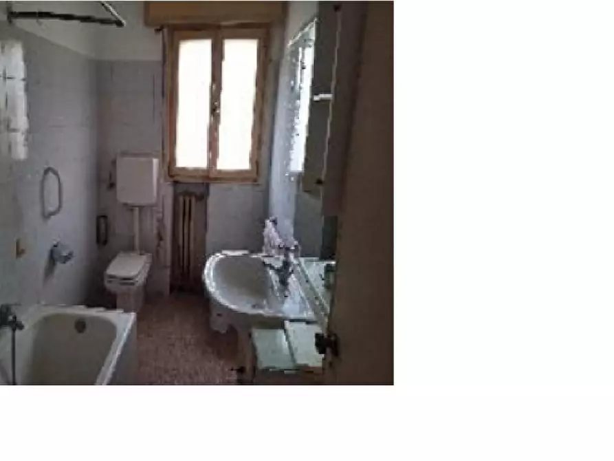 Immagine 3 di Appartamento in vendita  in Via Zen 33 a Venezia