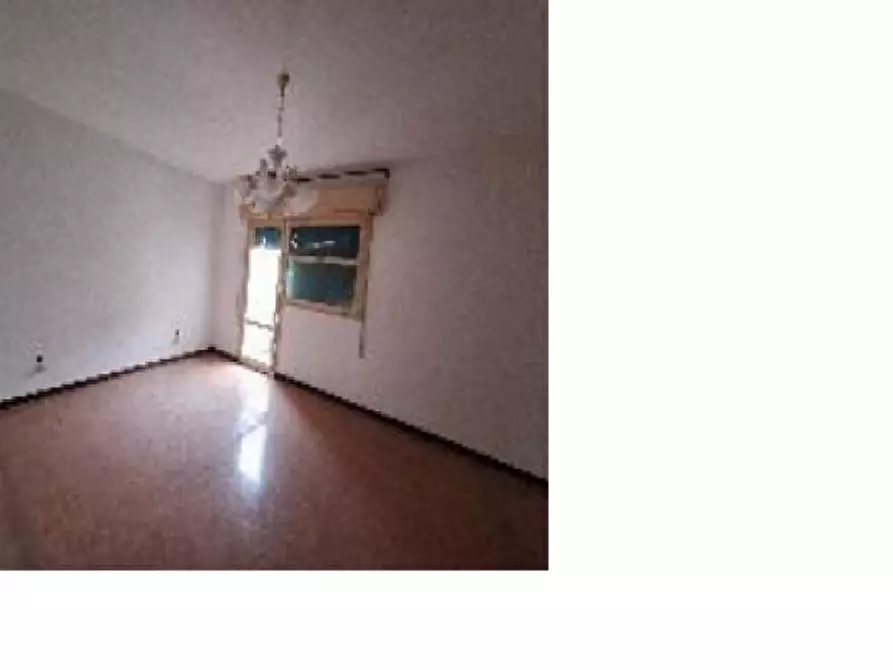 Immagine 5 di Appartamento in vendita  in Via Zen 33 a Venezia