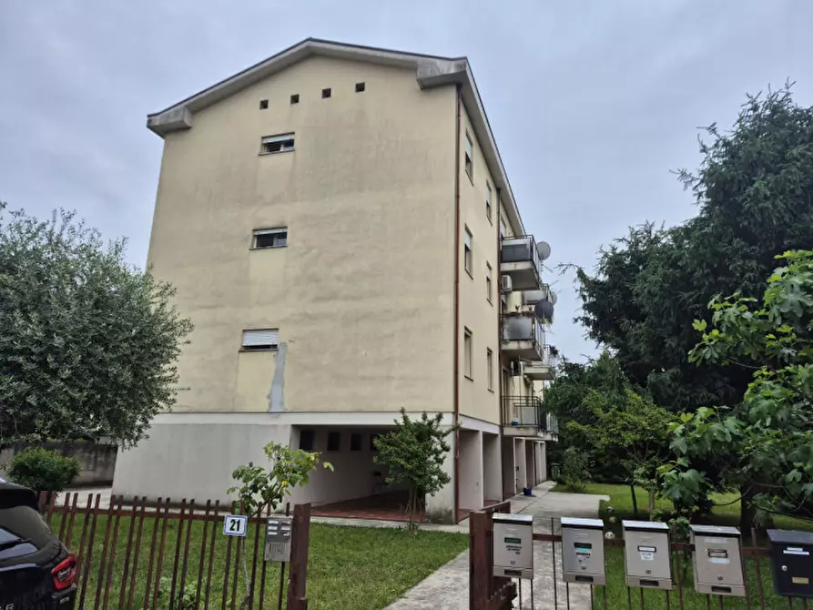 Immagine 22 di Appartamento in vendita  in Via  cesare battisti 21 a Cittadella