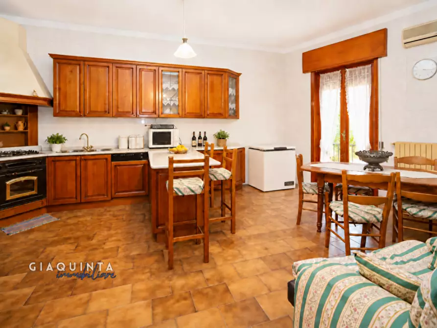Immagine 4 di Casa bifamiliare in vendita  in Via Pietro Maroncelli snc a Palagonia