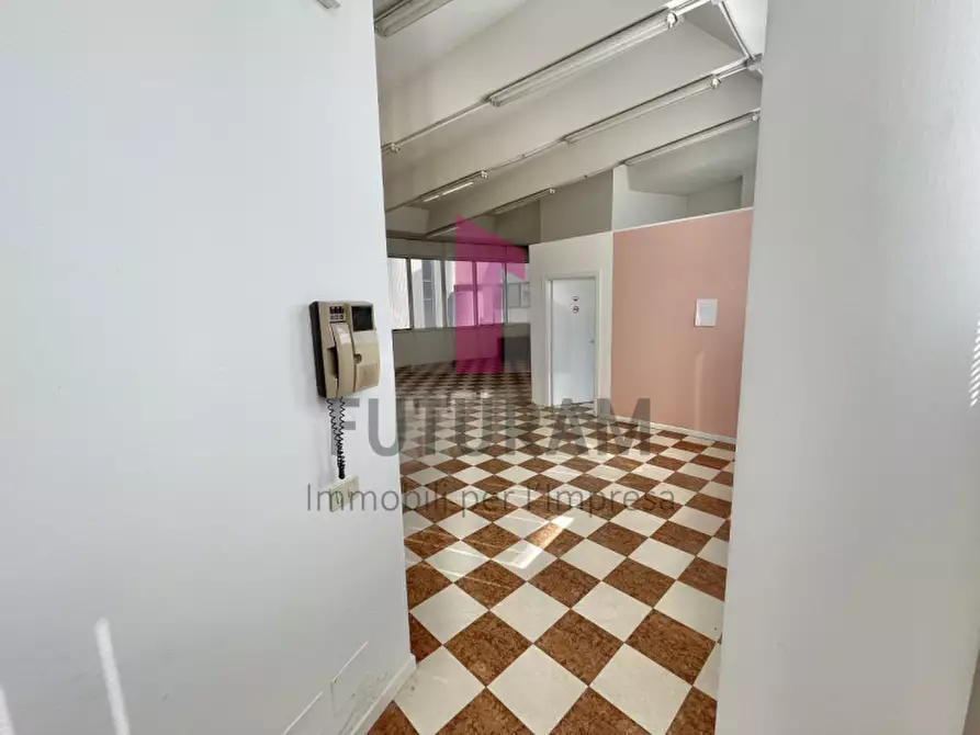 Immagine 2 di Ufficio in vendita  in Via Fabio Filzi a Vicenza