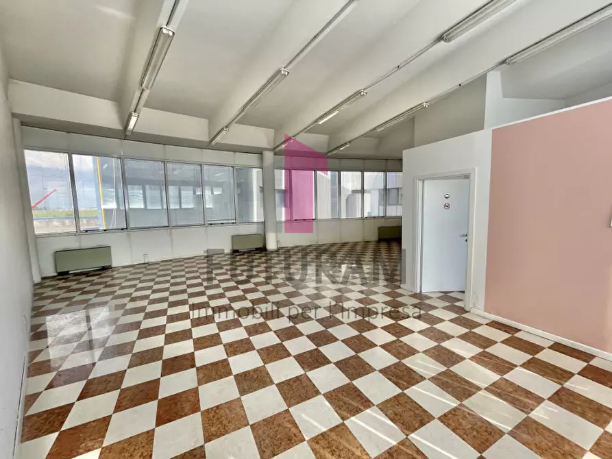 Immagine 3 di Ufficio in vendita  in Via Fabio Filzi a Vicenza