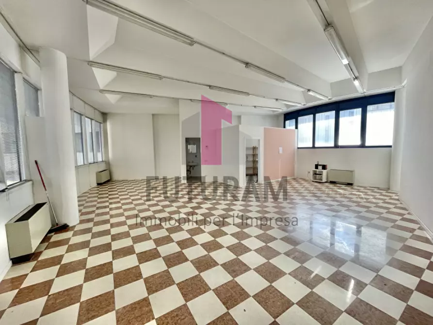Immagine 7 di Ufficio in vendita  in Via Fabio Filzi a Vicenza