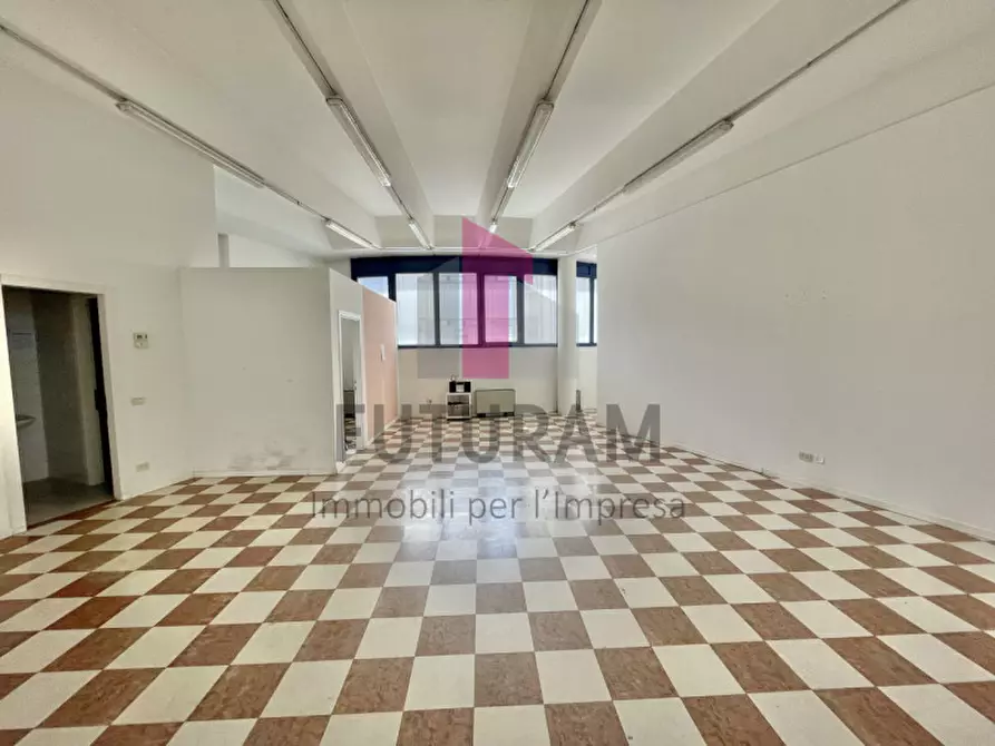 Immagine 8 di Ufficio in vendita  in Via Fabio Filzi a Vicenza