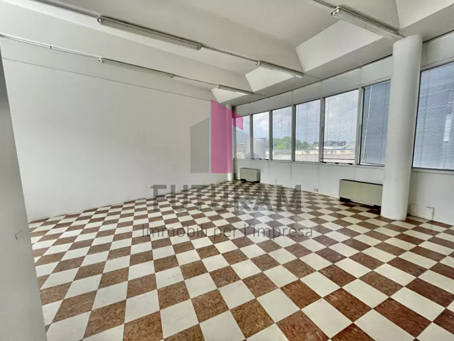 Immagine 11 di Ufficio in vendita  in Via Fabio Filzi a Vicenza