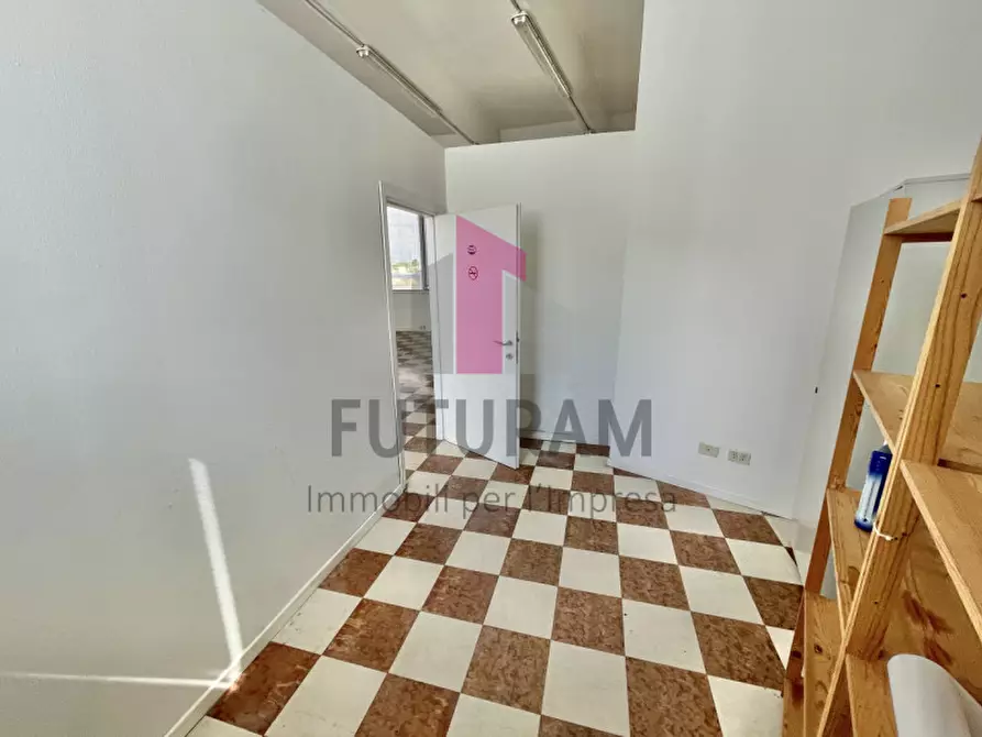 Immagine 19 di Ufficio in vendita  in Via Fabio Filzi a Vicenza