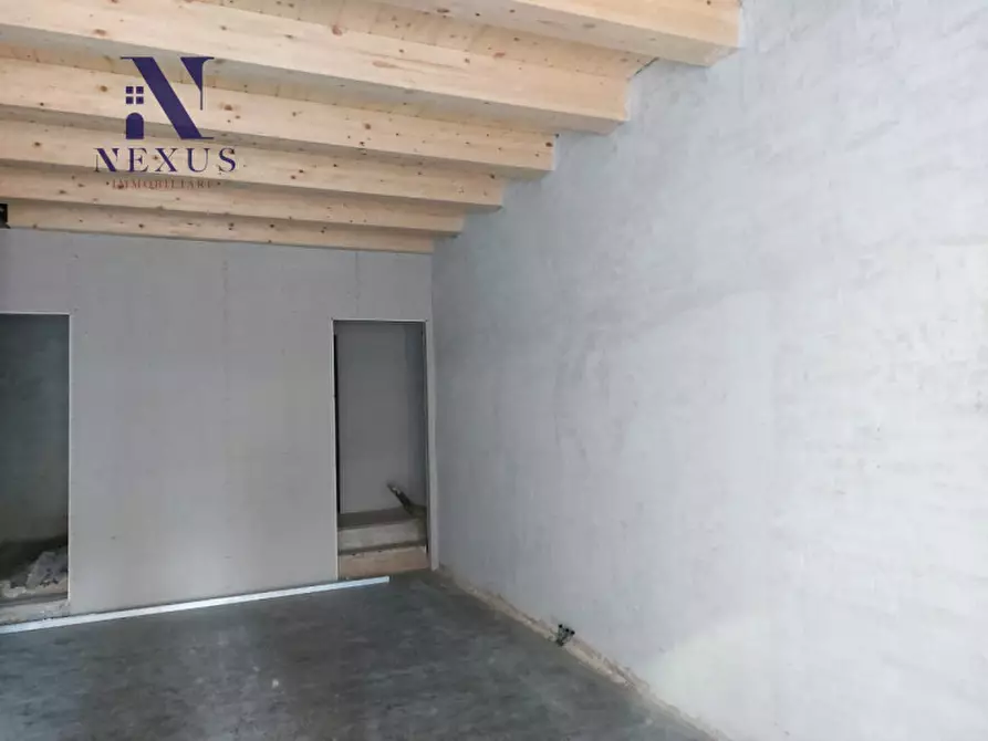 Immagine 1 di Negozio in vendita  in Corso Giacomo Matteotti 78 a Fano