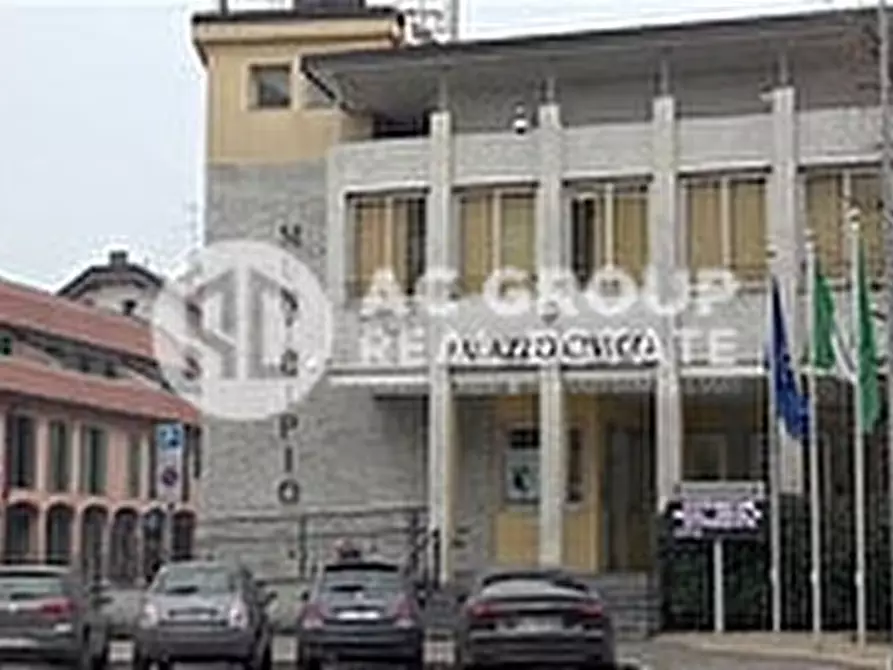 Immagine 6 di Negozio in affitto  in Via Italia a Uboldo