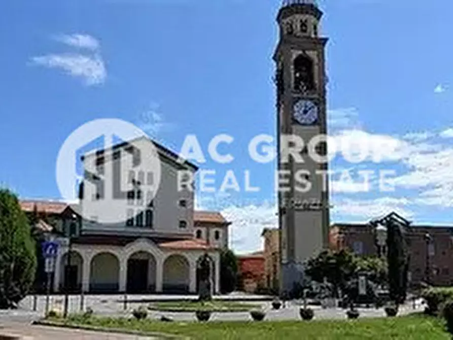 Immagine 10 di Negozio in affitto  in Via Italia a Uboldo