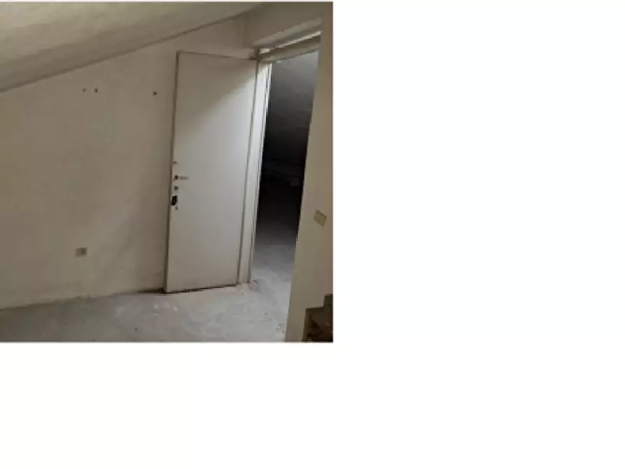 Immagine 6 di Appartamento in vendita  in Via Bagaron,16 a Venezia
