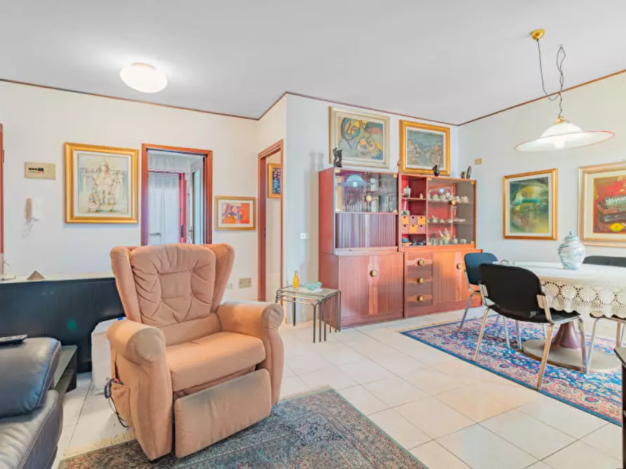 Immagine 2 di Appartamento in vendita  in Via Chiappino a Savona