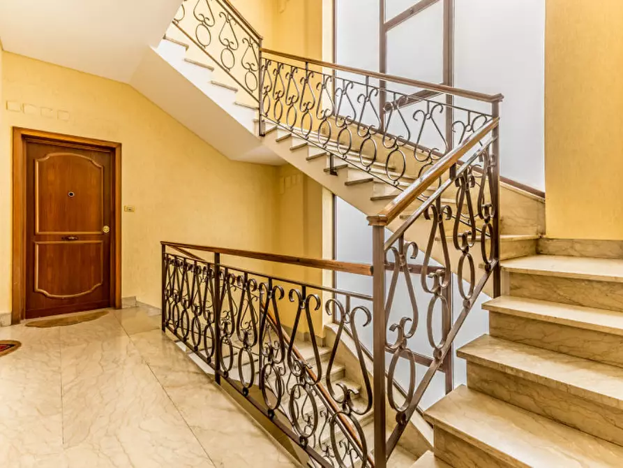 Immagine 2 di Appartamento in vendita  in Via Franco Sacchetti a Roma