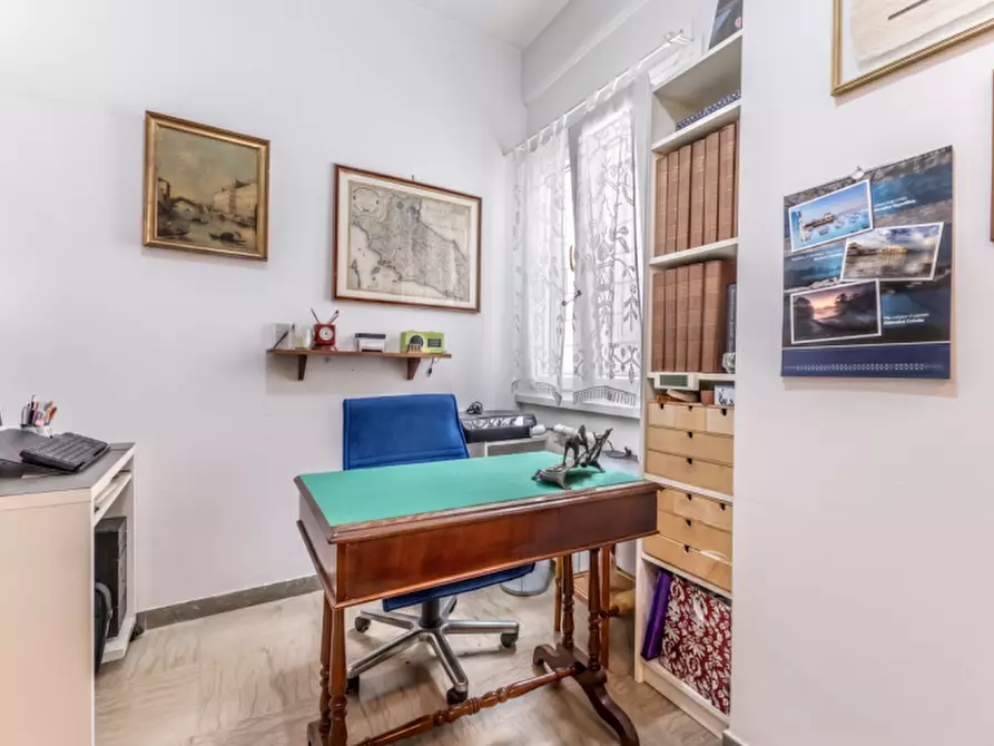 Immagine 4 di Appartamento in vendita  in Via Franco Sacchetti a Roma
