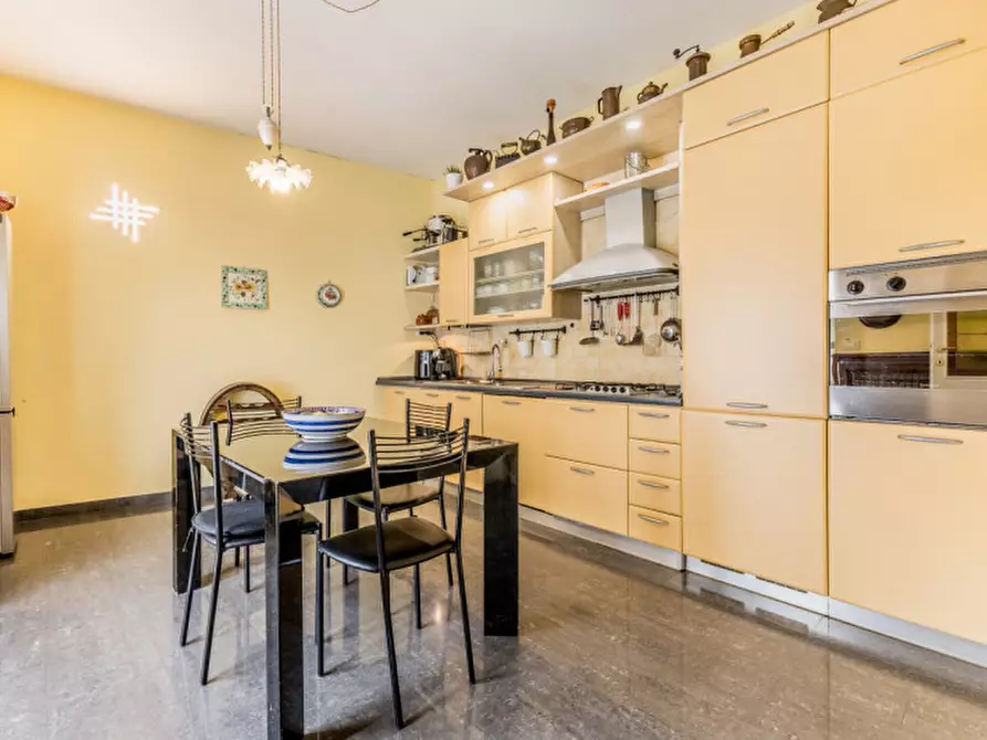 Immagine 13 di Appartamento in vendita  in Via Franco Sacchetti a Roma