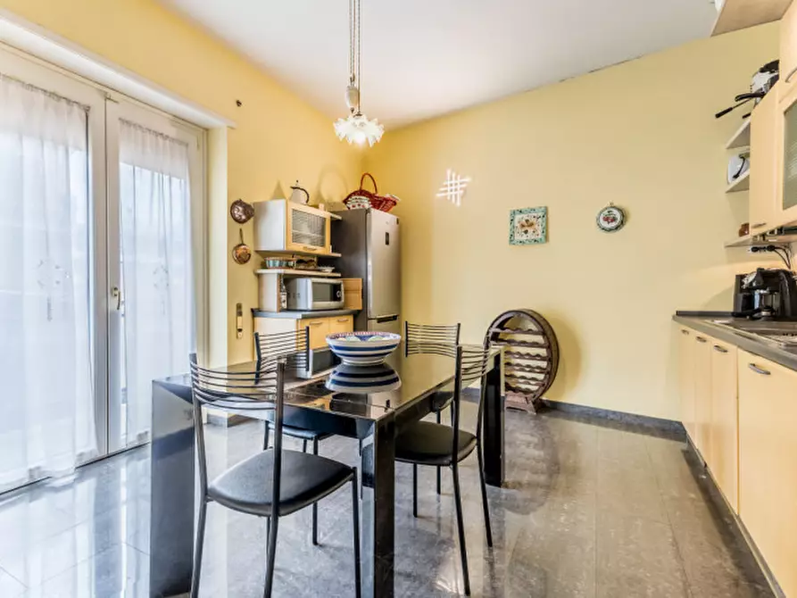 Immagine 14 di Appartamento in vendita  in Via Franco Sacchetti a Roma