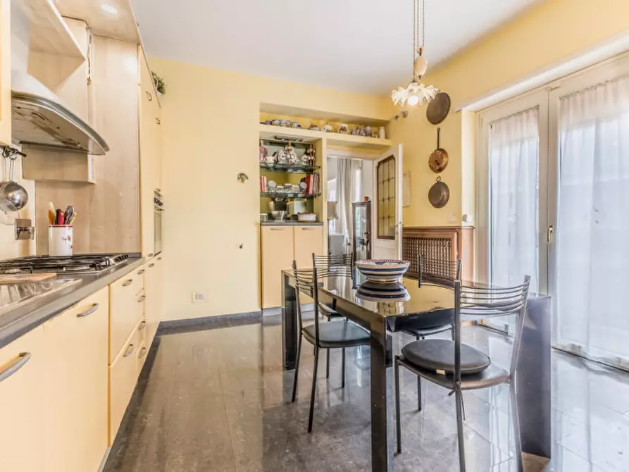Immagine 15 di Appartamento in vendita  in Via Franco Sacchetti a Roma