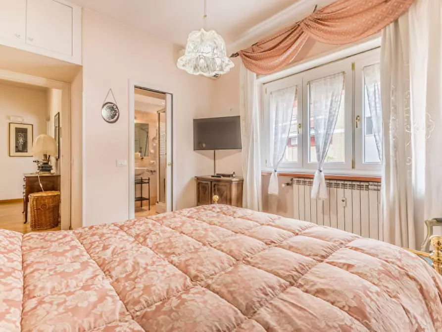 Immagine 29 di Appartamento in vendita  in Via Franco Sacchetti a Roma