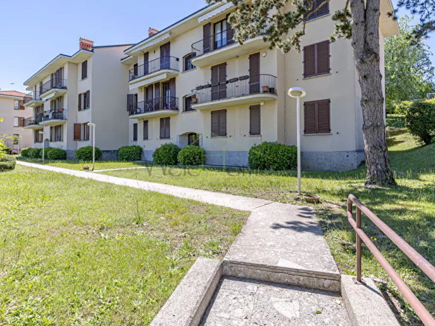 Immagine 33 di Appartamento in vendita  in Via Galileo Galilei 18 a Lurago D'erba