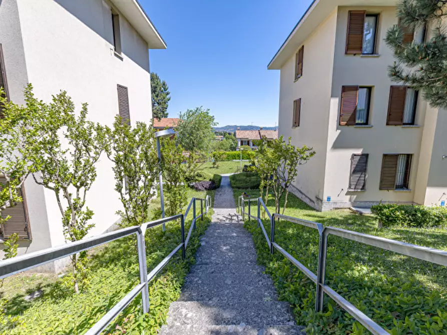 Immagine 38 di Appartamento in vendita  in Via Galileo Galilei 18 a Lurago D'erba