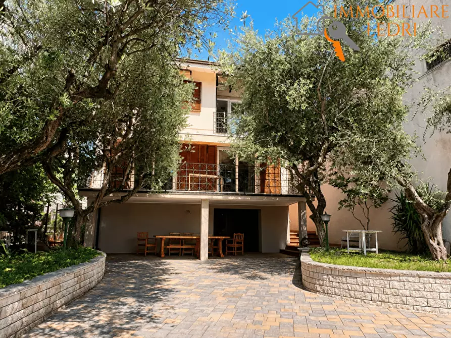 Immagine 2 di Villa in vendita  in Via XX Settembre a Bardolino