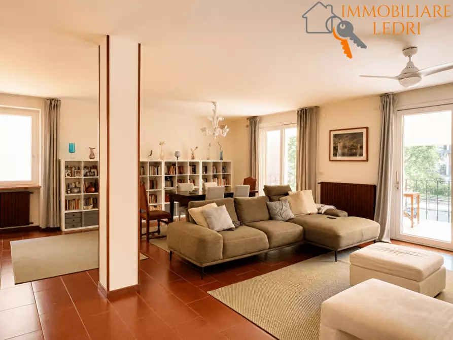 Immagine 3 di Villa in vendita  in Via XX Settembre a Bardolino