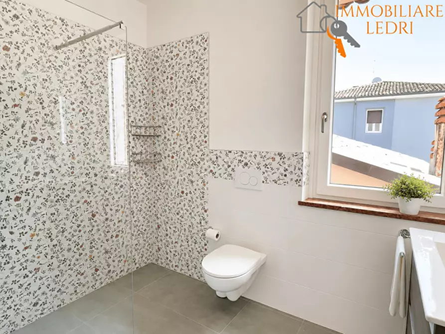 Immagine 9 di Villa in vendita  in Via XX Settembre a Bardolino