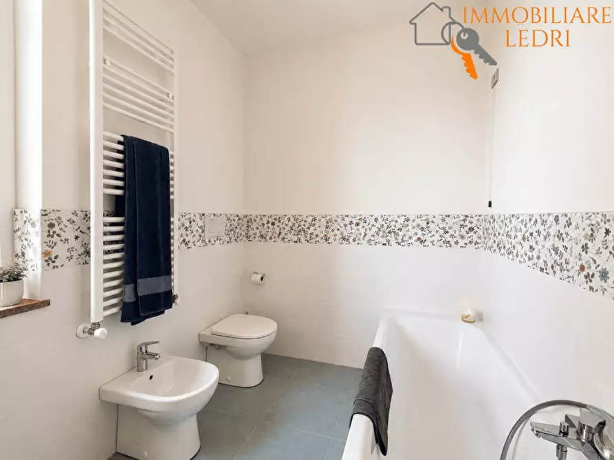 Immagine 13 di Villa in vendita  in Via XX Settembre a Bardolino