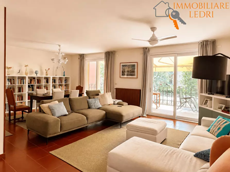 Immagine 21 di Villa in vendita  in Via XX Settembre a Bardolino