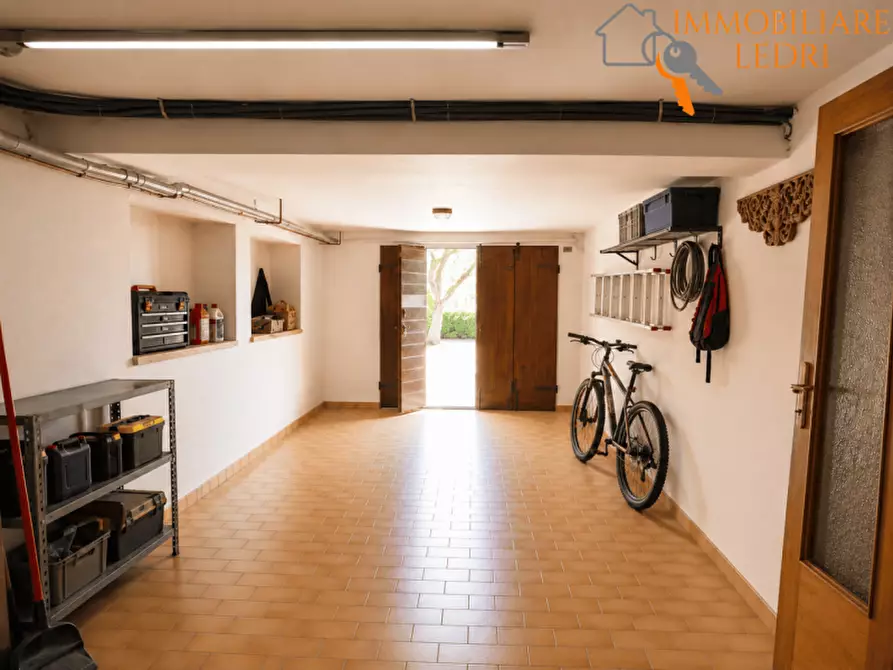 Immagine 30 di Villa in vendita  in Via XX Settembre a Bardolino