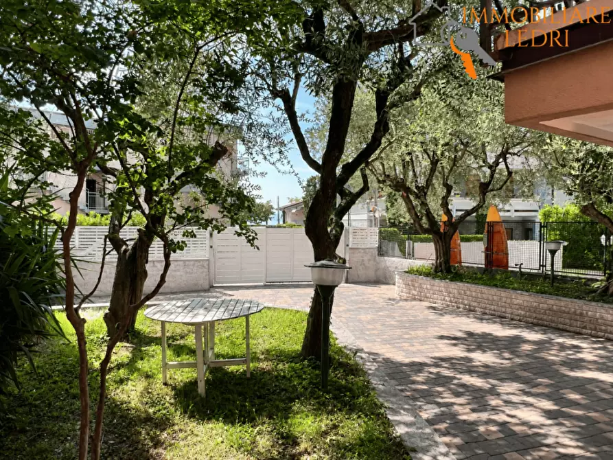 Immagine 31 di Villa in vendita  in Via XX Settembre a Bardolino