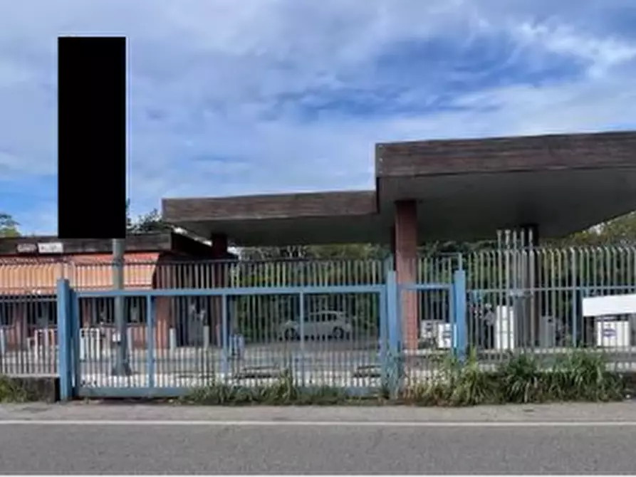 Immagine 1 di Palazzo in vendita  in Via Monti Lessini 175 a Verona
