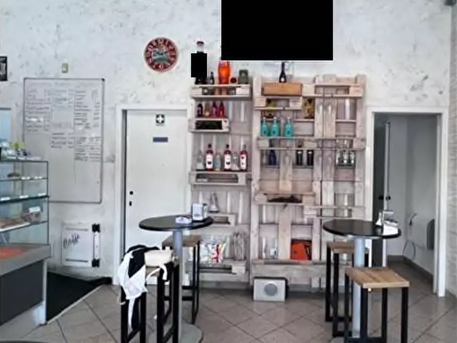 Immagine 10 di Palazzo in vendita  in Via Monti Lessini 175 a Verona