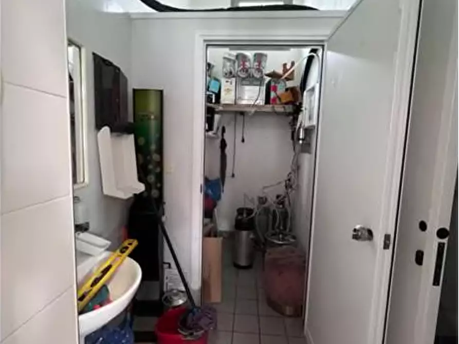 Immagine 16 di Palazzo in vendita  in Via Monti Lessini 175 a Verona