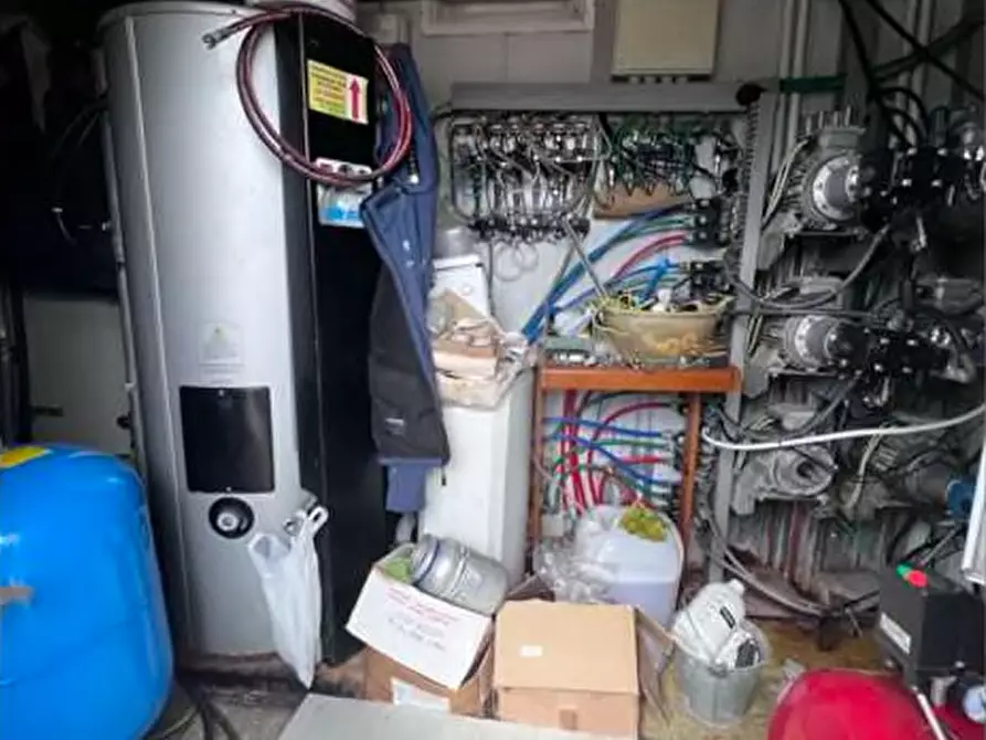 Immagine 20 di Palazzo in vendita  in Via Monti Lessini 175 a Verona