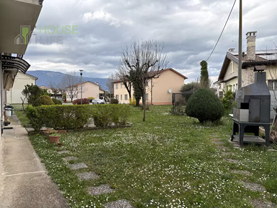 Immagine 13 di Appartamento in vendita  in Via Padre Leopoldo a Thiene