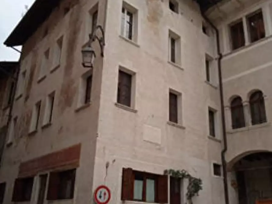Immagine 2 di Appartamento in vendita  in Piazza Vittorio Emanuele n. 9/A, 32032 Feltre Belluno a Feltre